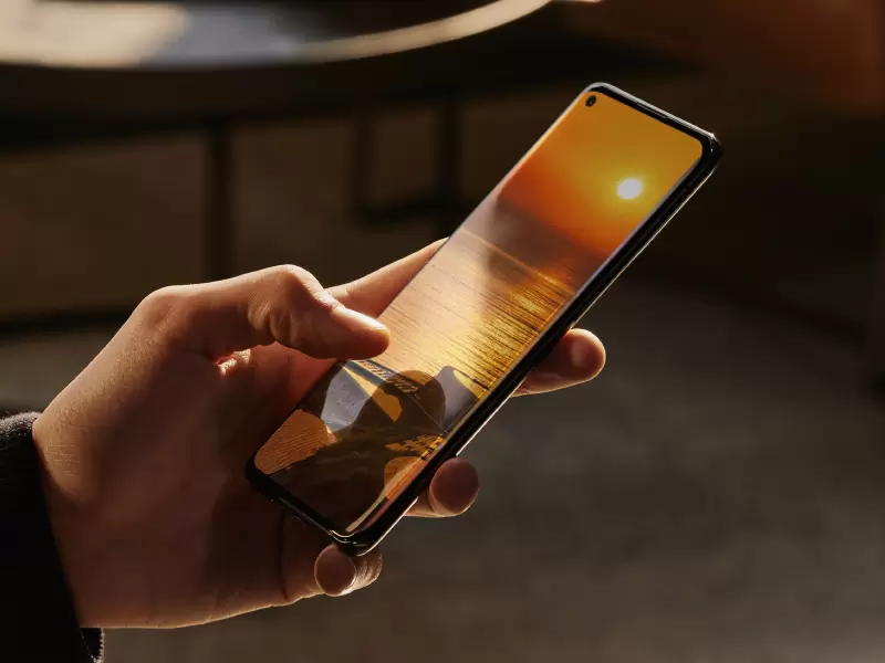 OPPO、世界初※1の10億色で撮影、保存、表示のすべてを可能に