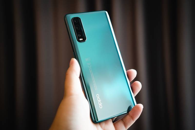 Ocean is what Oppo calls the blue-green shimmering colour of the glass version of the Find X2. But a black ceramic back like the Pro model is also available. — Conan Zhao/Oppo/dpa