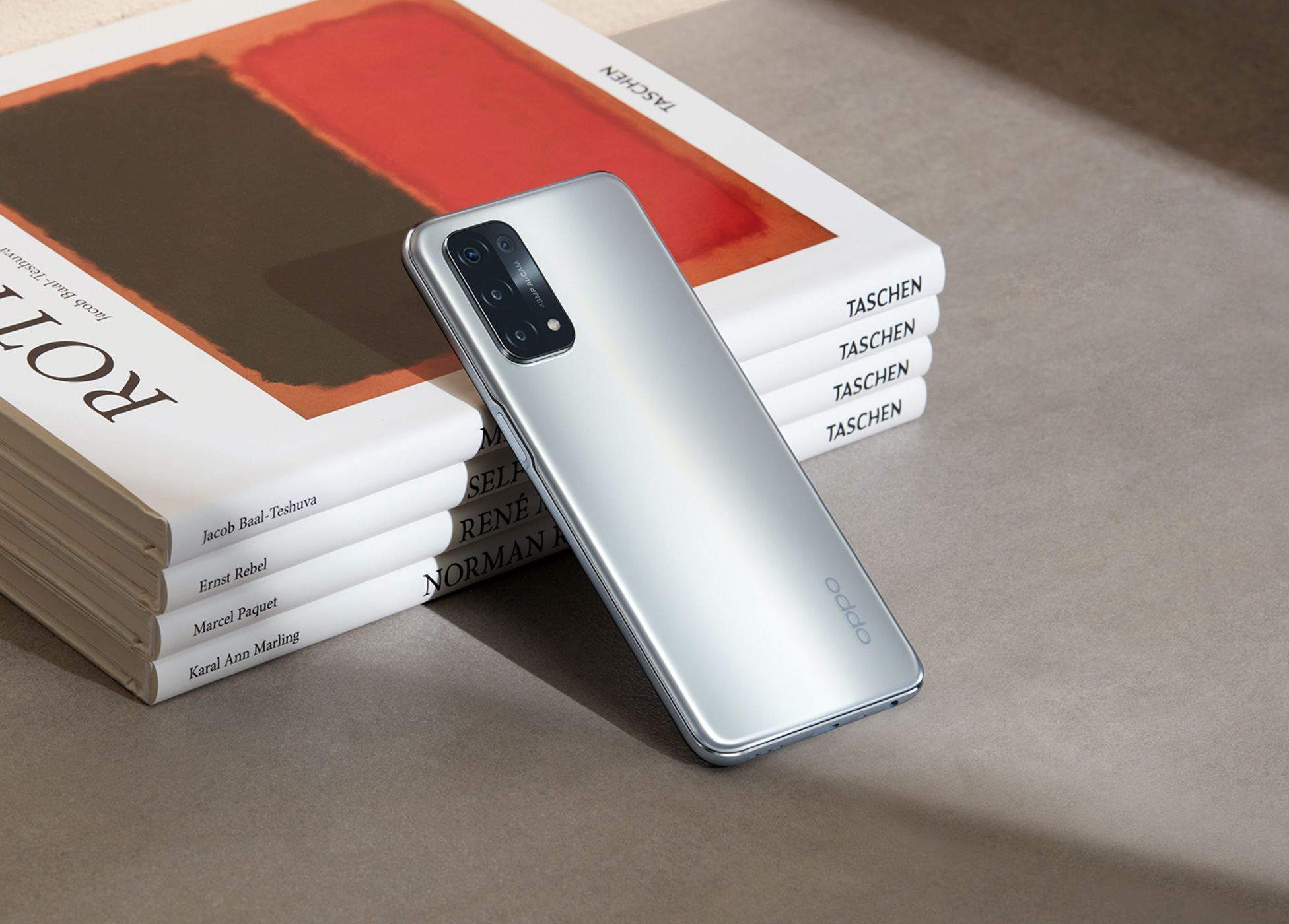 OPPO A74 5G สีสันอันทันสมัย สี Space Silver